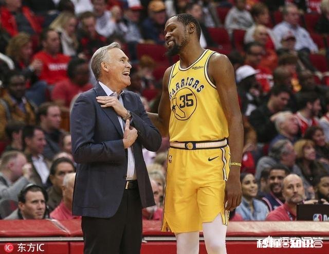 火箭大胜勇士队，火箭队主力球员全部开怀大笑，为什么勇士队主力球员也都在笑