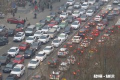 双减政策实行几天了，大家谈谈对学校晚托的感受和期盼