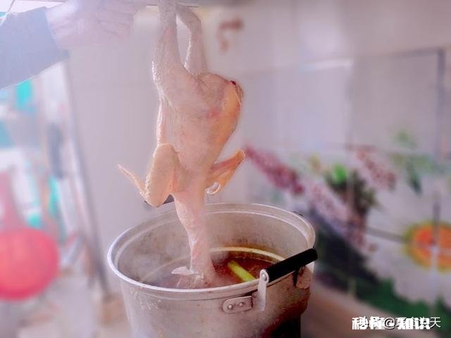 盐焗鸡先腌还是先除水怎么样好