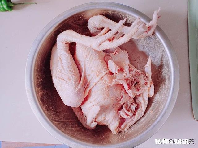 盐焗鸡先腌还是先除水怎么样好