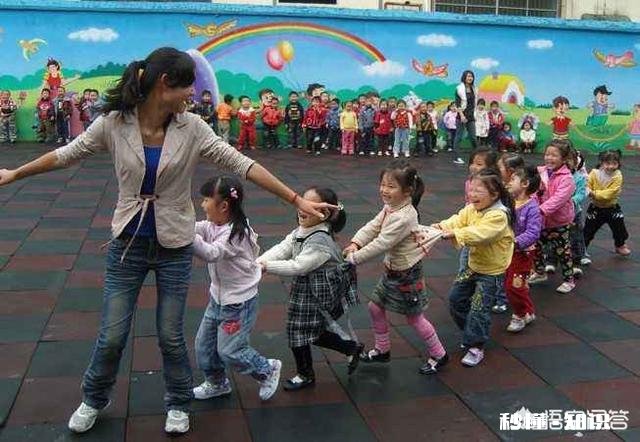 31岁女性，目前没有小孩，想考个幼师证，今后想从事这行工作，不知道可行不