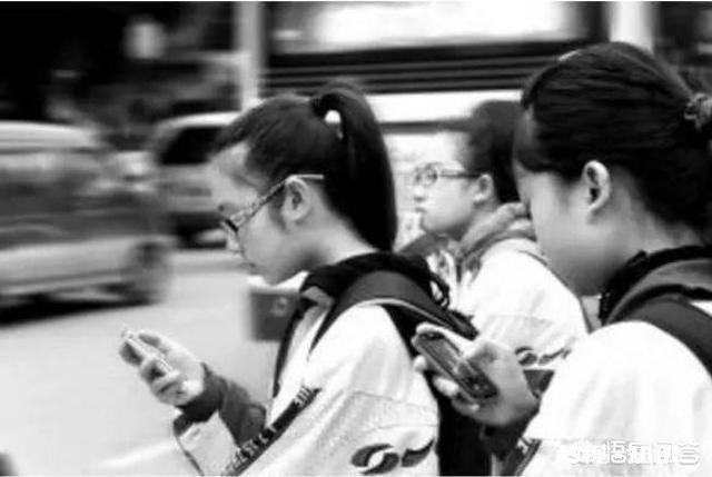 同事把孩子带来办公室，孩子十分吵闹影响其他人正常工作、休息，你如何看待这样的同事