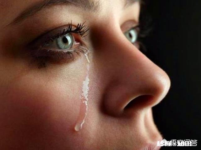 夜深人静时，你会不会突然想起自己最艰难的那段时光偷偷落泪