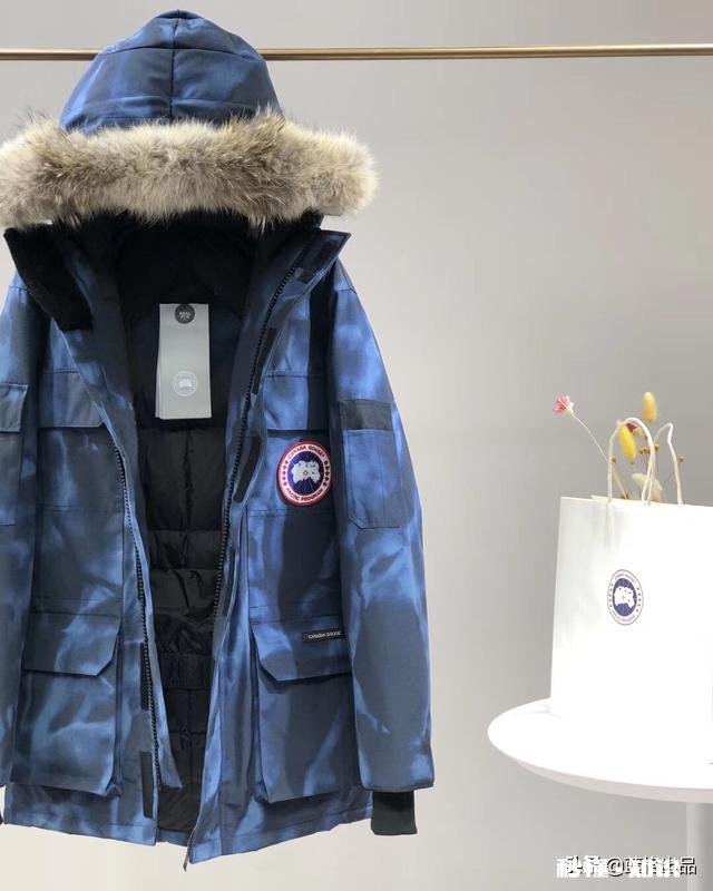 优衣库和哥伦比亚羽绒服哪个好些