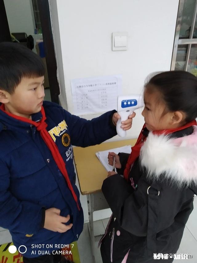 部分学校以疫情耽误为由让学生周日上课，你同意上课吗为什么