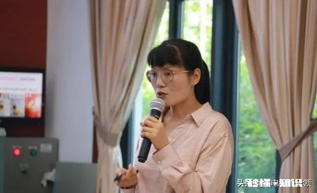 熊芳芳回应辞职：后半生1+n模式，重在取舍！对此，您怎么看