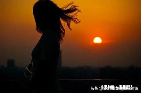 和女生喝完酒,她主动挽着我,让我陪她荡秋千,这样我可以表白嘛