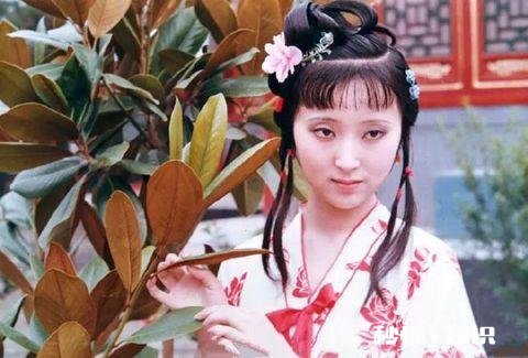 林黛玉如果真是白富美应该很有见识,为什么到了贾府却时刻怕露怯