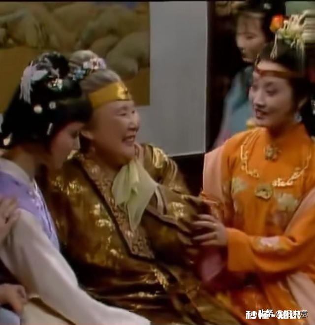 林黛玉如果真是白富美应该很有见识,为什么到了贾府却时刻怕露怯