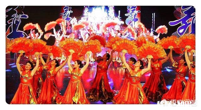 大多数跳广场舞的人都是业余爱好者，我们与专业舞蹈演员差距有多大