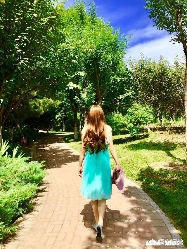 大多数跳广场舞的人都是业余爱好者，我们与专业舞蹈演员差距有多大