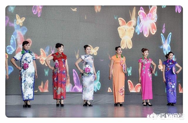 大多数跳广场舞的人都是业余爱好者，我们与专业舞蹈演员差距有多大