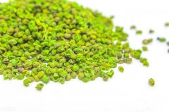 树上摘下来的花椒，如何清理灰尘还是晒干后直接食用