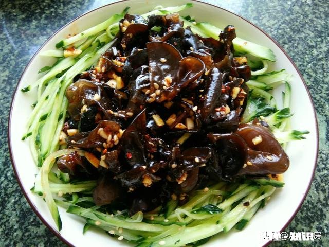 你吃牛排时，喜欢吃几成熟呢