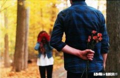 不喜欢他，且自己有男友 被异性好朋友表白之后，还应该和他继续做朋友吗，原本打算送生日