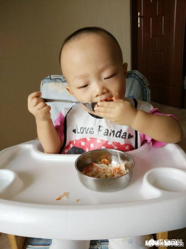 3岁宝宝自己可以吃饱饭吗