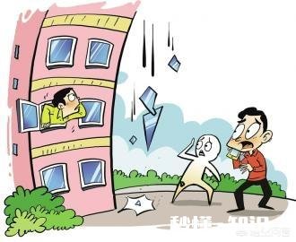 13岁女孩将吃剩面条从7楼倒下，泼外卖员一头，你有何看法