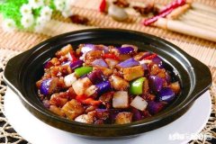 怎样在家里简单快速地做色香味俱全的红烧茄子