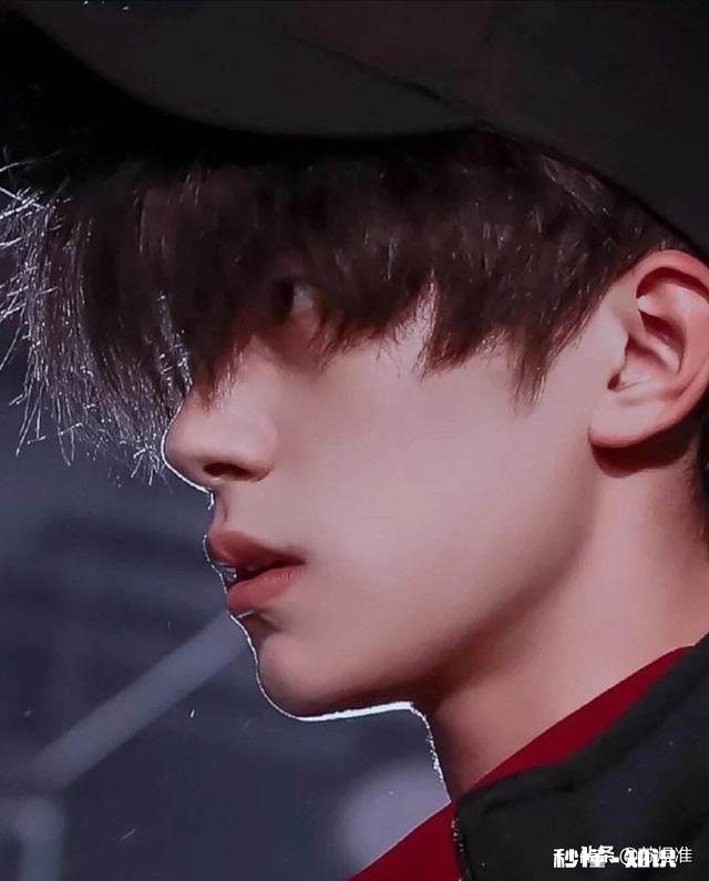 易烊千玺最惊艳你的一个镜头或照片是什么