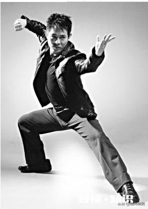 李连杰武打动作的确很帅，到底是花拳绣腿，还是真的能打呢