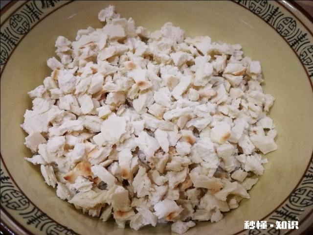 正宗的陕西西安羊肉泡馍应该怎么吃