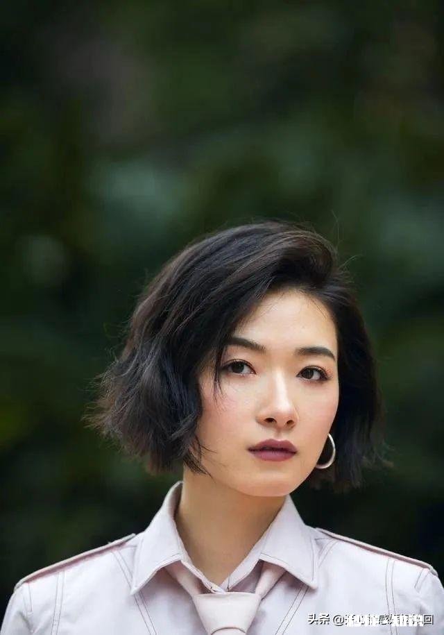 老公有关系很好的异性发小，关系很铁，而且是离婚的，我该怎么办