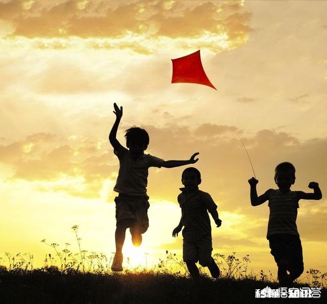 上高三的女生，只要家长问学习情况，孩子就会哭泣性格大变，这是怎么了