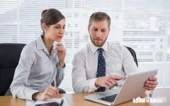 怎么做才能让自己暗恋的女上司佩服或赞赏自已