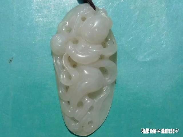 这块是玉吗在上海城隍庙一实店在瑞丽做直播买的