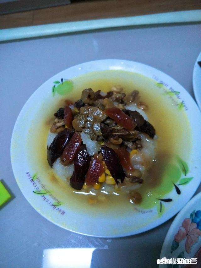 现在过年大家桌子上是荤菜多还是素菜多