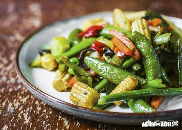 现在过年大家桌子上是荤菜多还是素菜多