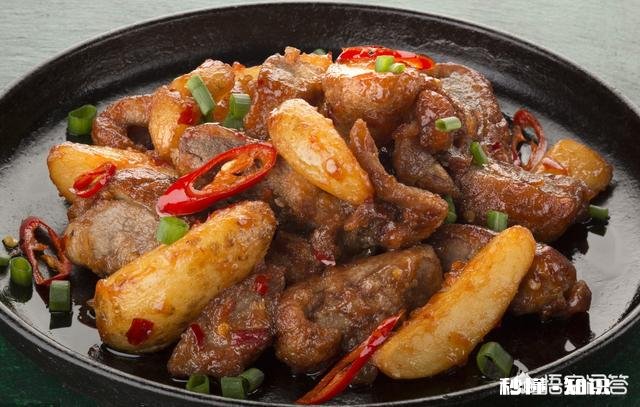 现在过年大家桌子上是荤菜多还是素菜多