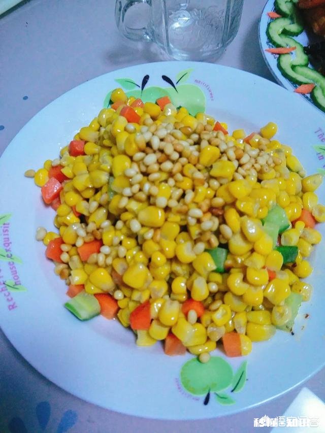 现在过年大家桌子上是荤菜多还是素菜多