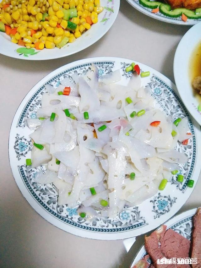 现在过年大家桌子上是荤菜多还是素菜多