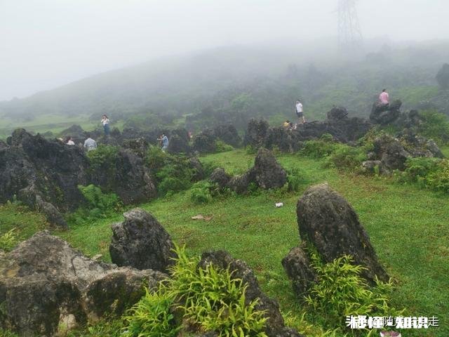 明天 8月20号想去云南丽江玩，这段时间天气预报连续有雨，影响游玩吗