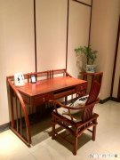 定制的电脑桌都不配凳子的吗选购的时候有什么需要注意的吗