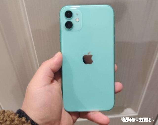 价格同等：最新华为手机和最新苹果手机你会选择哪个