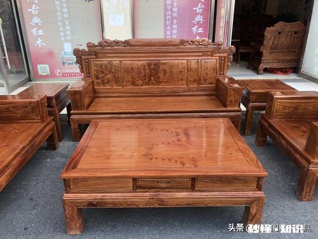 买红木家具到底是选择素面的还是选择雕花的