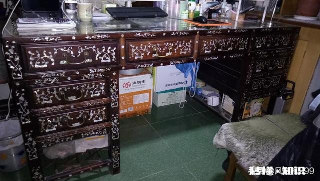 买红木家具到底是选择素面的还是选择雕花的