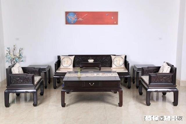 买红木家具到底是选择素面的还是选择雕花的