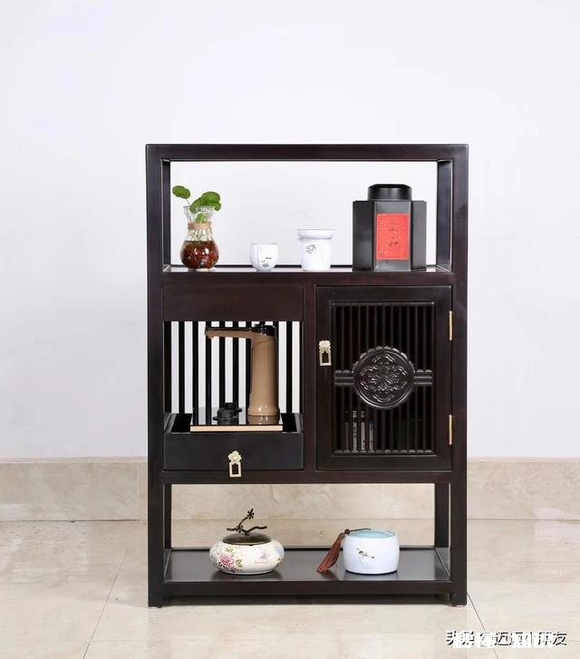 买红木家具到底是选择素面的还是选择雕花的