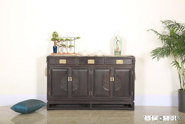 买红木家具到底是选择素面的还是选择雕花的