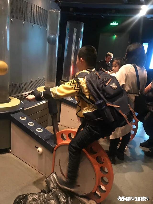 儿子的班主任刚刚失恋，作为家长可以为班主任做点什么