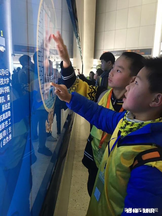 儿子的班主任刚刚失恋，作为家长可以为班主任做点什么