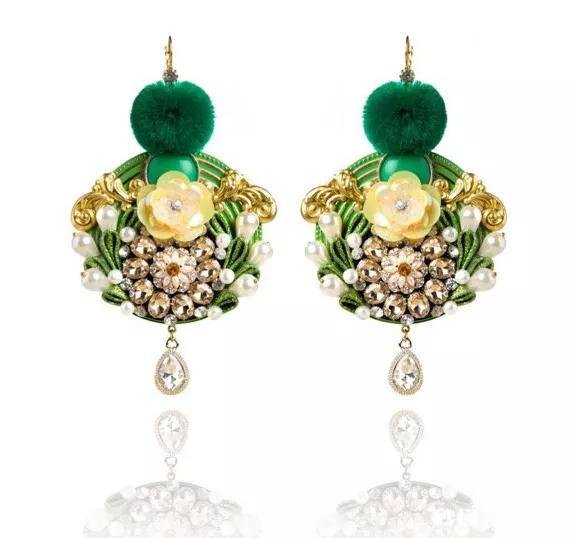 除了章子怡的夸张耳坠,还有哪些配饰最抢戏