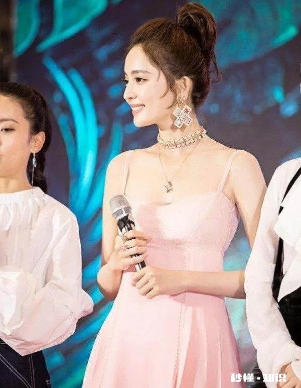 除了章子怡的夸张耳坠,还有哪些配饰最抢戏