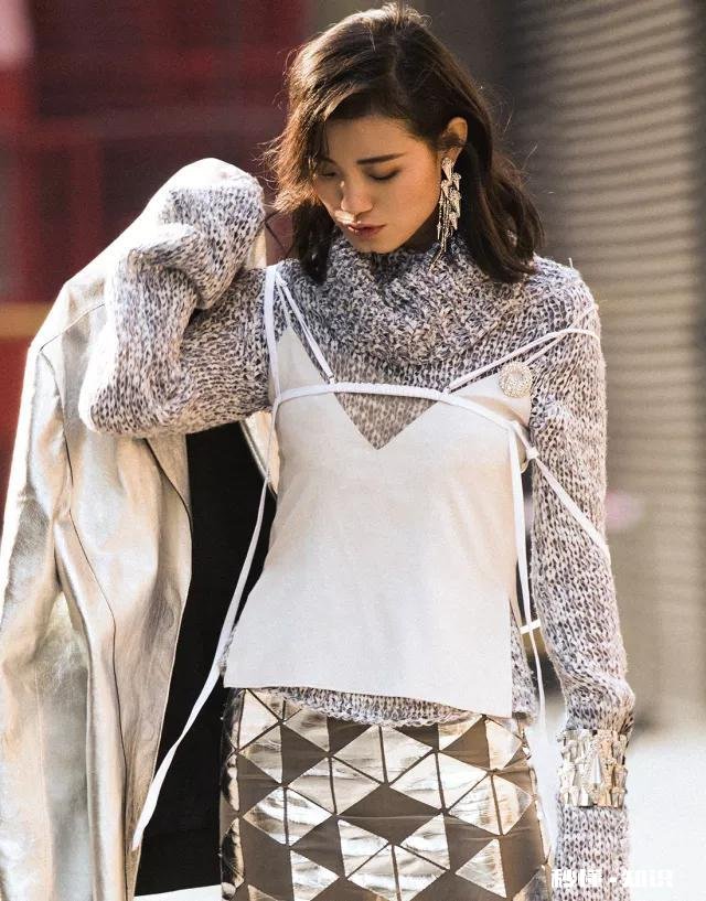 除了章子怡的夸张耳坠,还有哪些配饰最抢戏