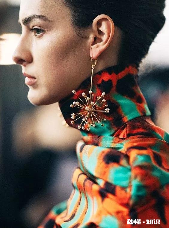 除了章子怡的夸张耳坠,还有哪些配饰最抢戏