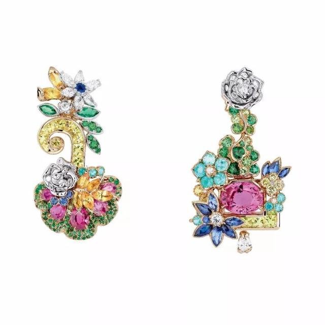 除了章子怡的夸张耳坠,还有哪些配饰最抢戏