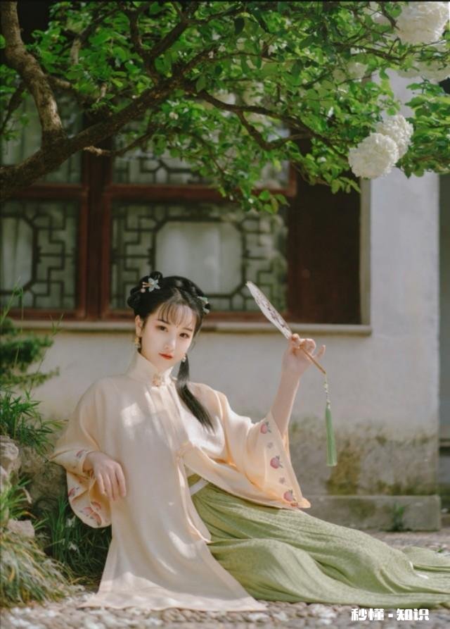 昨天早上得知女朋友意外怀孕了她很焦虑，我该如何缓解她的心情